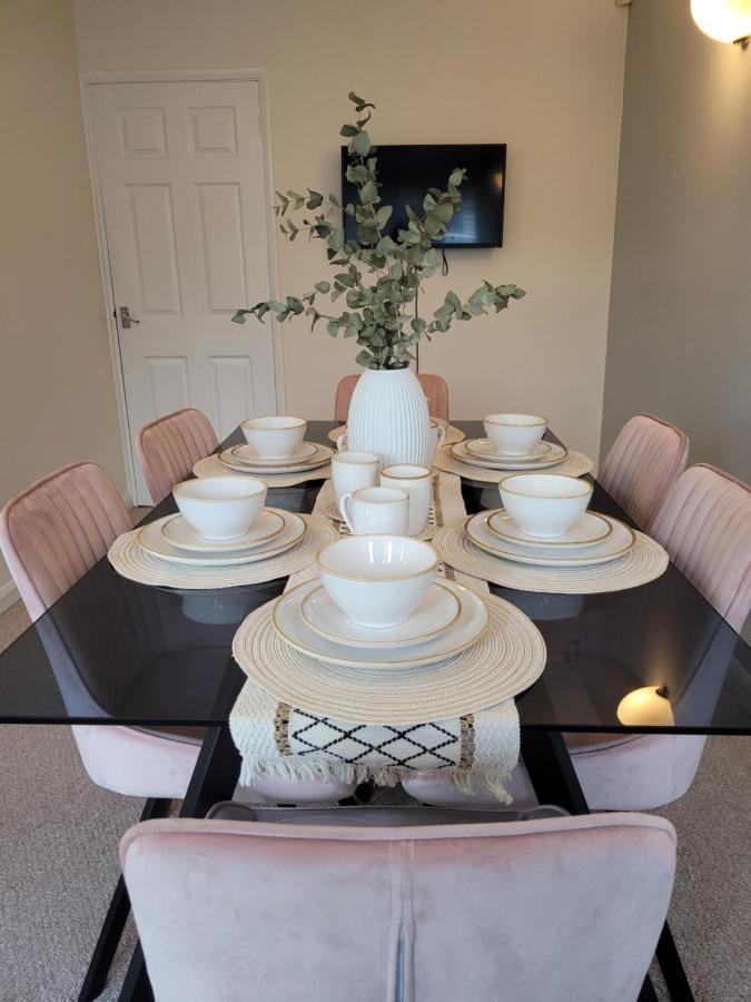 4-Bedroom Home Near Ema, Sleeps 6 达宁顿堡 外观 照片